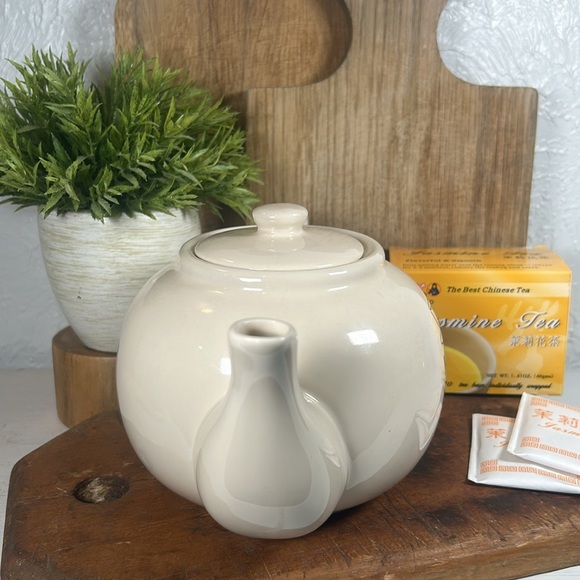 Tea Pot Keep Calm & Drink Tea 5 Cup Capacity Tea Serving Pot Hot Drink Server - Picture 4 of 15